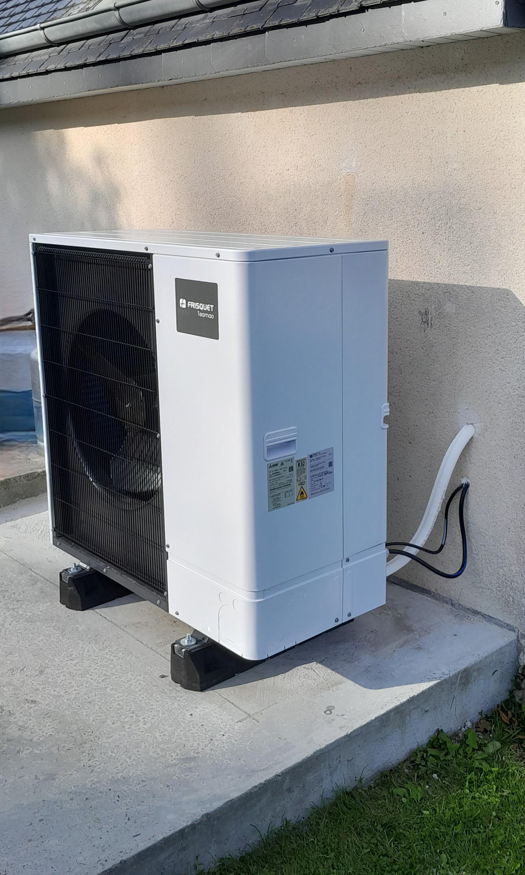 Module extérieur Frisquet vue d'angle