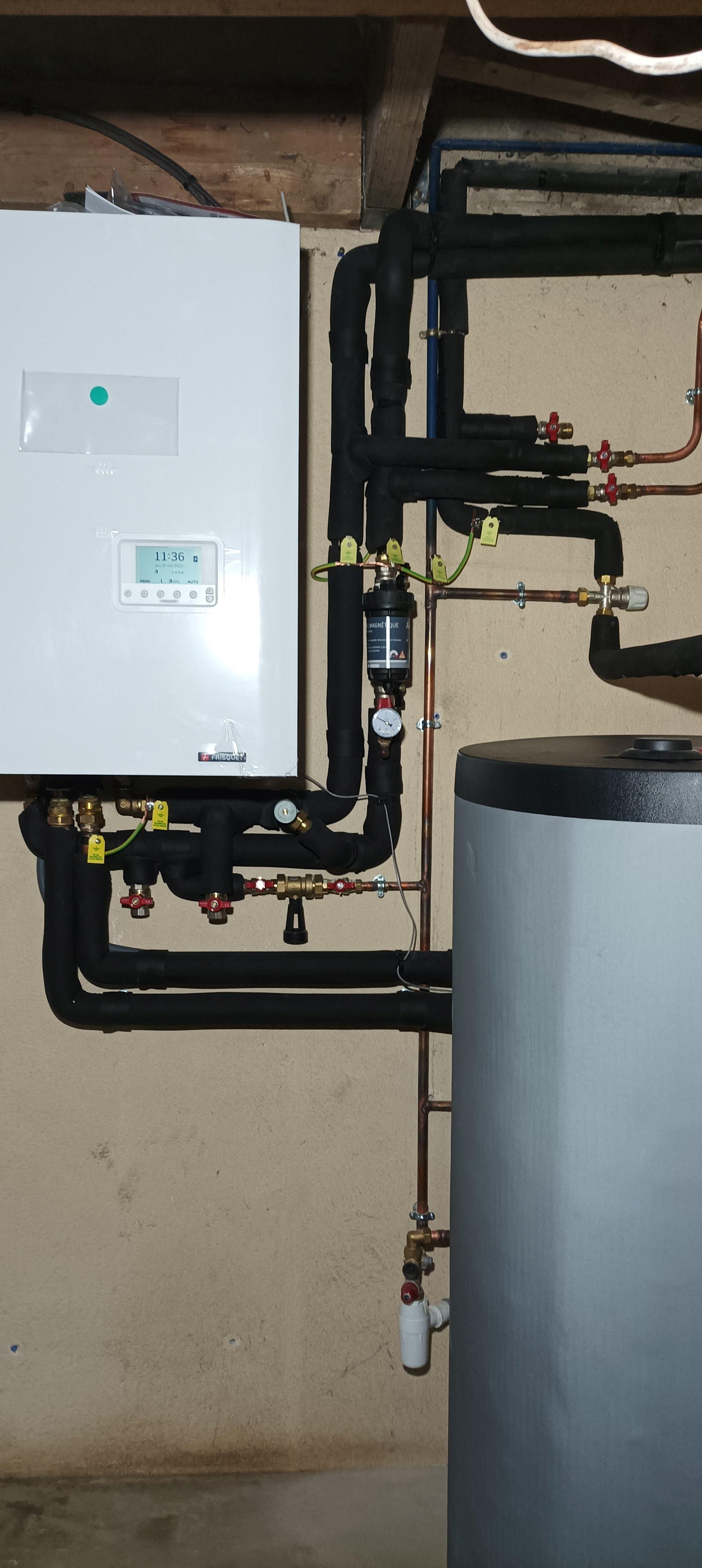 PAC Frisquet avec production d'eau chaude